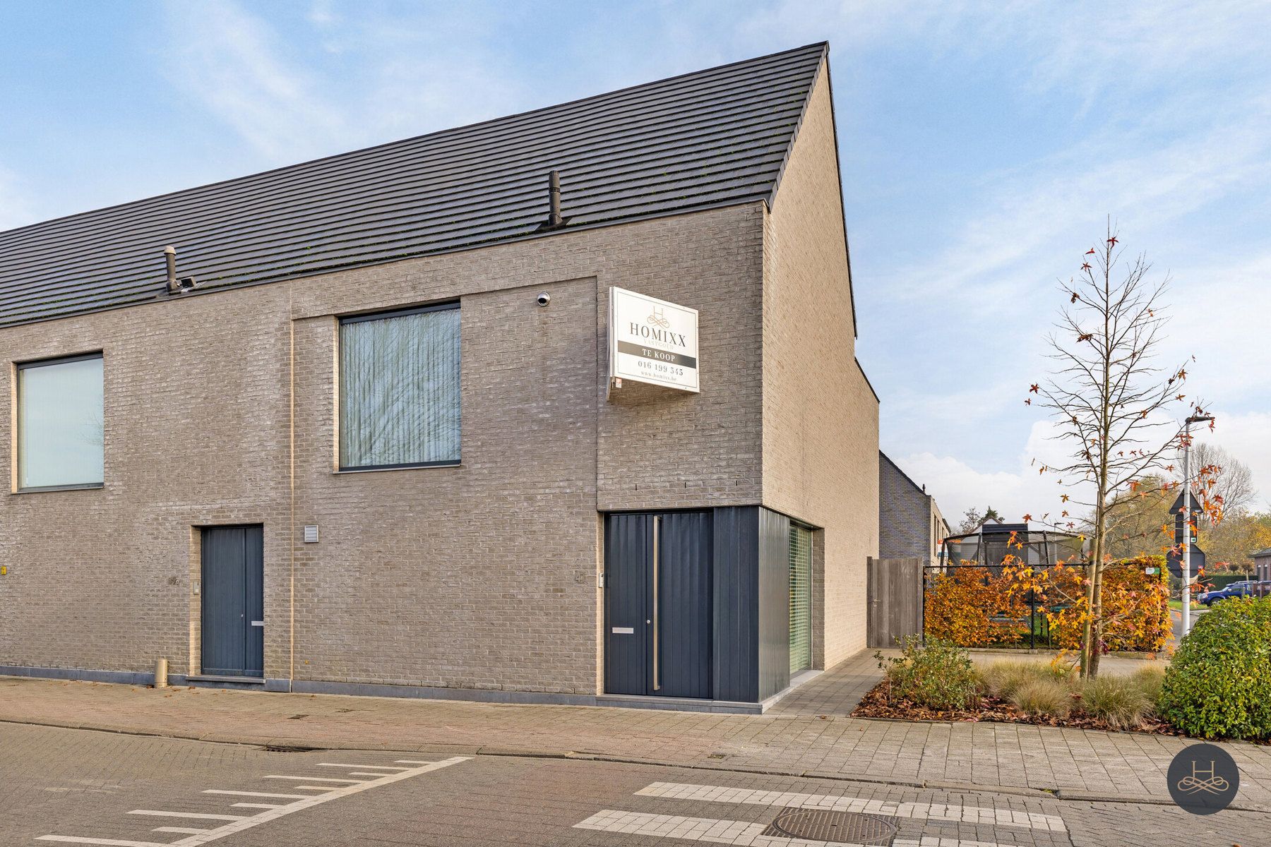 Energiezuinige, moderne woning met mooie tuin foto {{pictureIndex}}