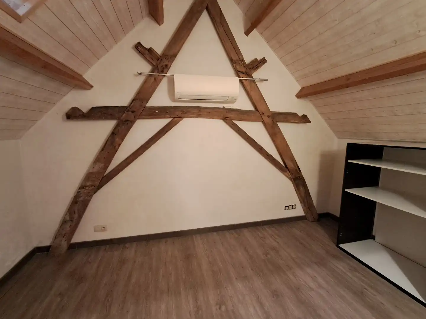 Knusse woning, centraal gelegen te Oedelem. foto 6