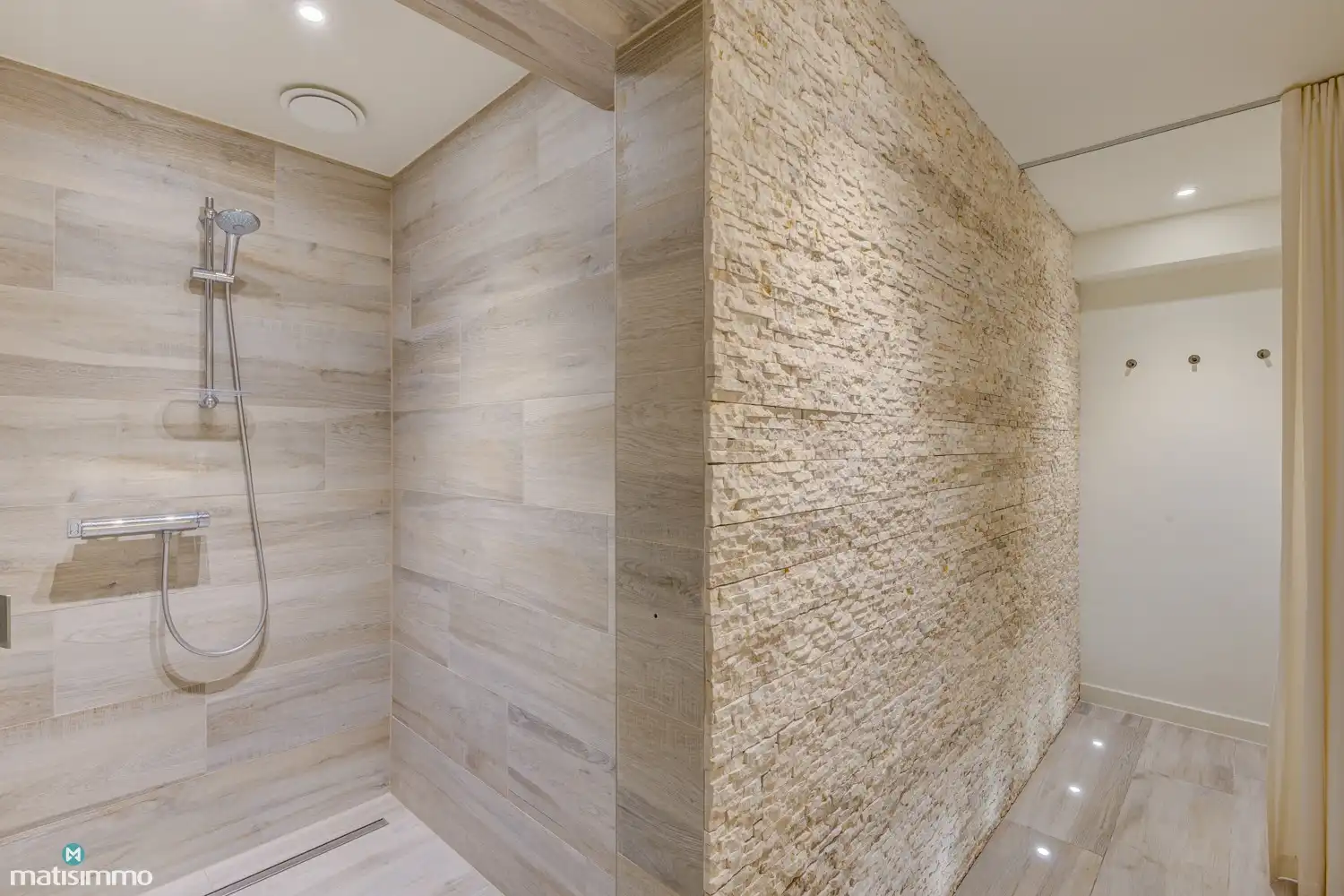 MODERNE VILLA MET INGEBOUWD ZWEMBAD, 3 SLAAPKAMERS EN PRAKTIJKGEDEELTE IN RUSTIGE OMGEVING TE WELLEN foto 33