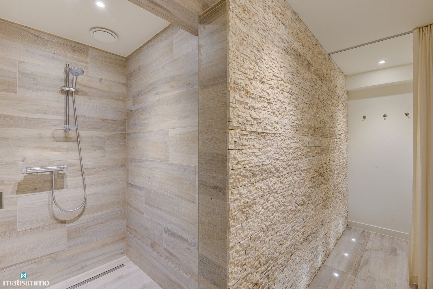 MODERNE VILLA MET INGEBOUWD ZWEMBAD, 3 SLAAPKAMERS EN PRAKTIJKGEDEELTE IN RUSTIGE OMGEVING TE WELLEN foto 33