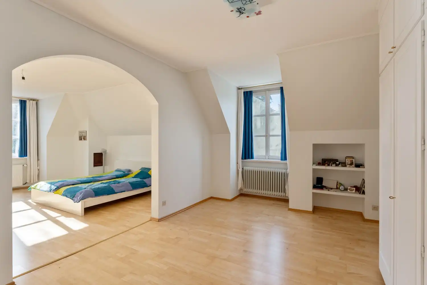 Residentieel gelegen villa met 4-5 ruime slaapkamers/bureau , 2 badkamers, 2 garages en een tuin op een perceel van 11a 71ca te Winksele gemeente Herent. foto 15