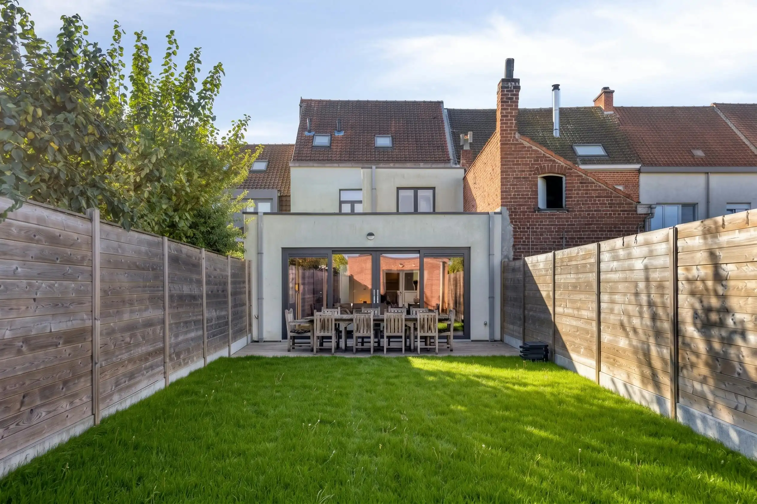 Volledig gerenoveerde woning met garage te koop in Wevelgem!  foto 4