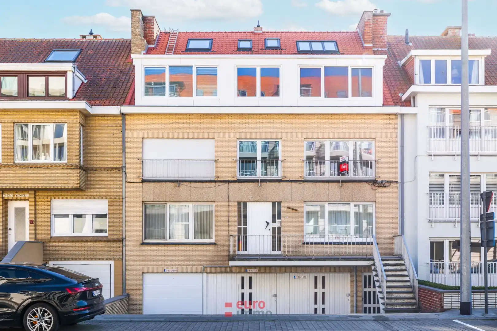 Compleet gerenoveerd appartement met 2 slaapkamers. foto {{pictureIndex}}