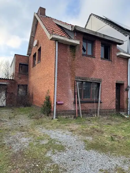Bouwgrond met af te breken woning - 440 m² foto 3
