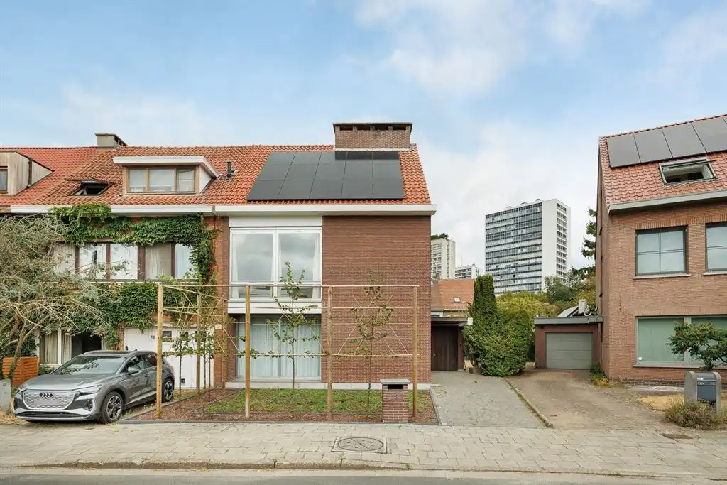 Unieke jaren 80-woning met ruime tuin foto 33