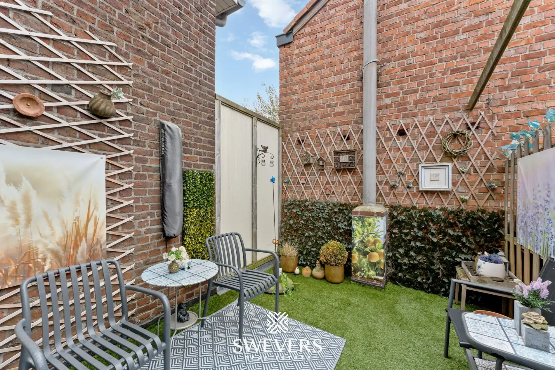 Instapklare, charmante rijwoning met terras in het groene Jesseren   foto 25