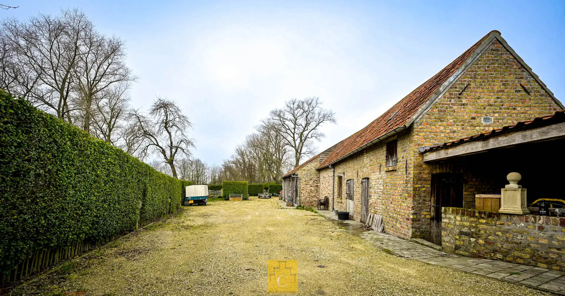Uniek geheel van TWEE WONINGEN met bijgebouw, idyllisch gelegen aan de vaart foto 5
