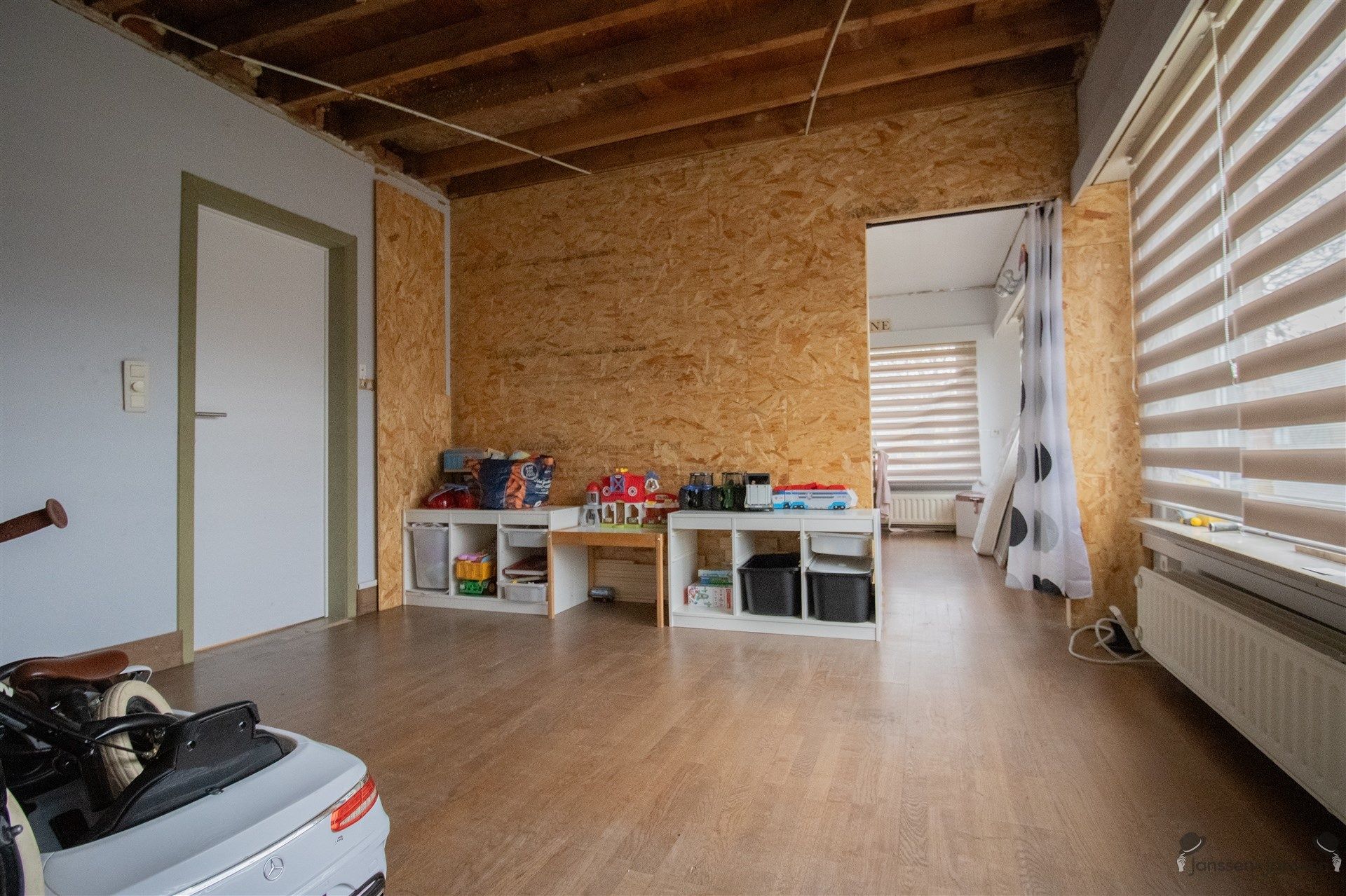 Gelijkvloerse woning met min. 3 slaapkamers en handelsruimte op 563 m² te Pulderbos. foto 7