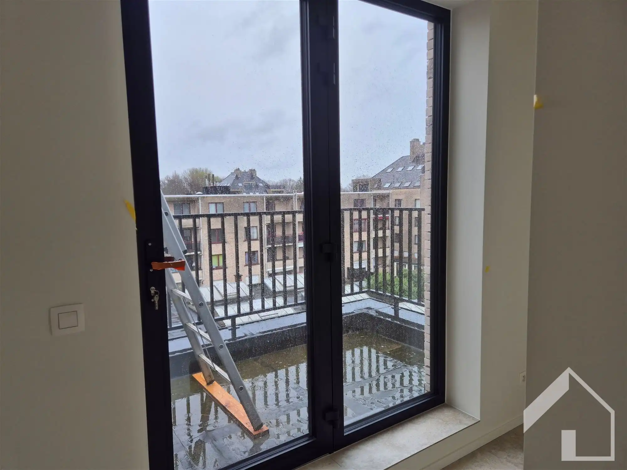 Nieuwbouw appartement op de 3de verdieping met 1 slaapkamer, terras en lift.   foto 18