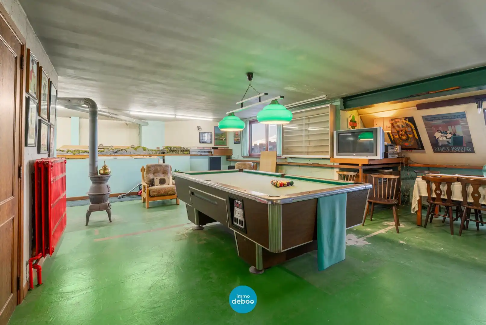 Ruim handelspand met meerdere parkeerplaatsen foto 10