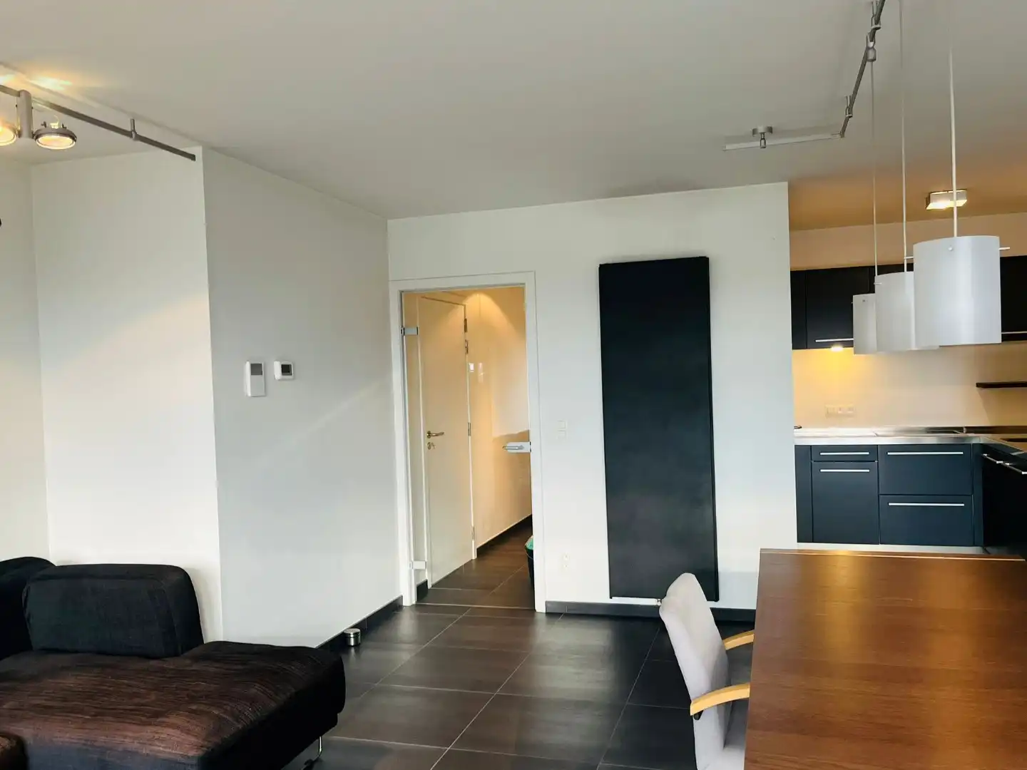 Prachtig instapklaar  2 - slpk appartement:   Open zicht op laan!  foto 3