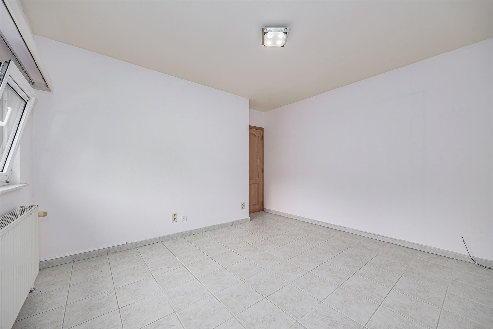 Ruim 2 slpk appartement, terras en P te Hoboken foto 9