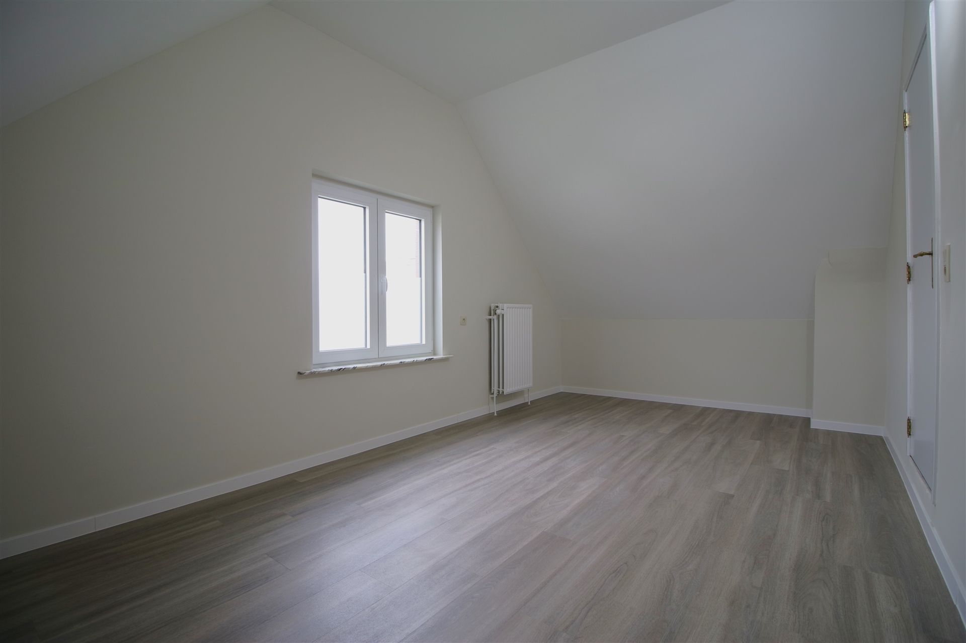 Ruime woning 4 slpk, garage en tuin foto 21