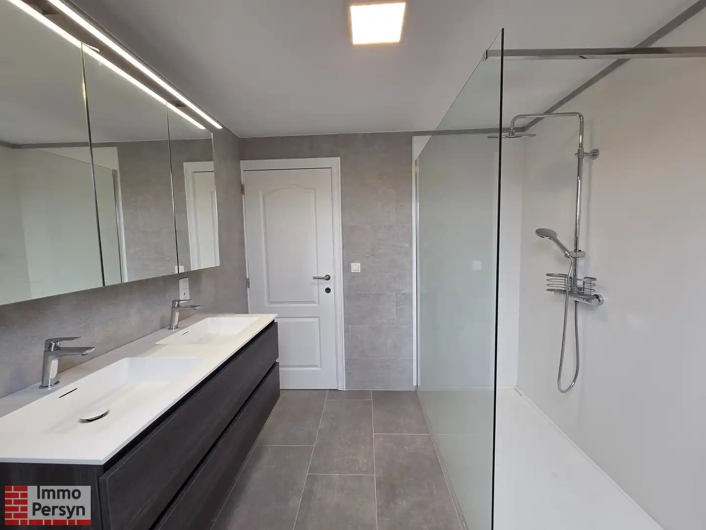 Ruime gerenoveerde triplex te Begijnendijk foto 11