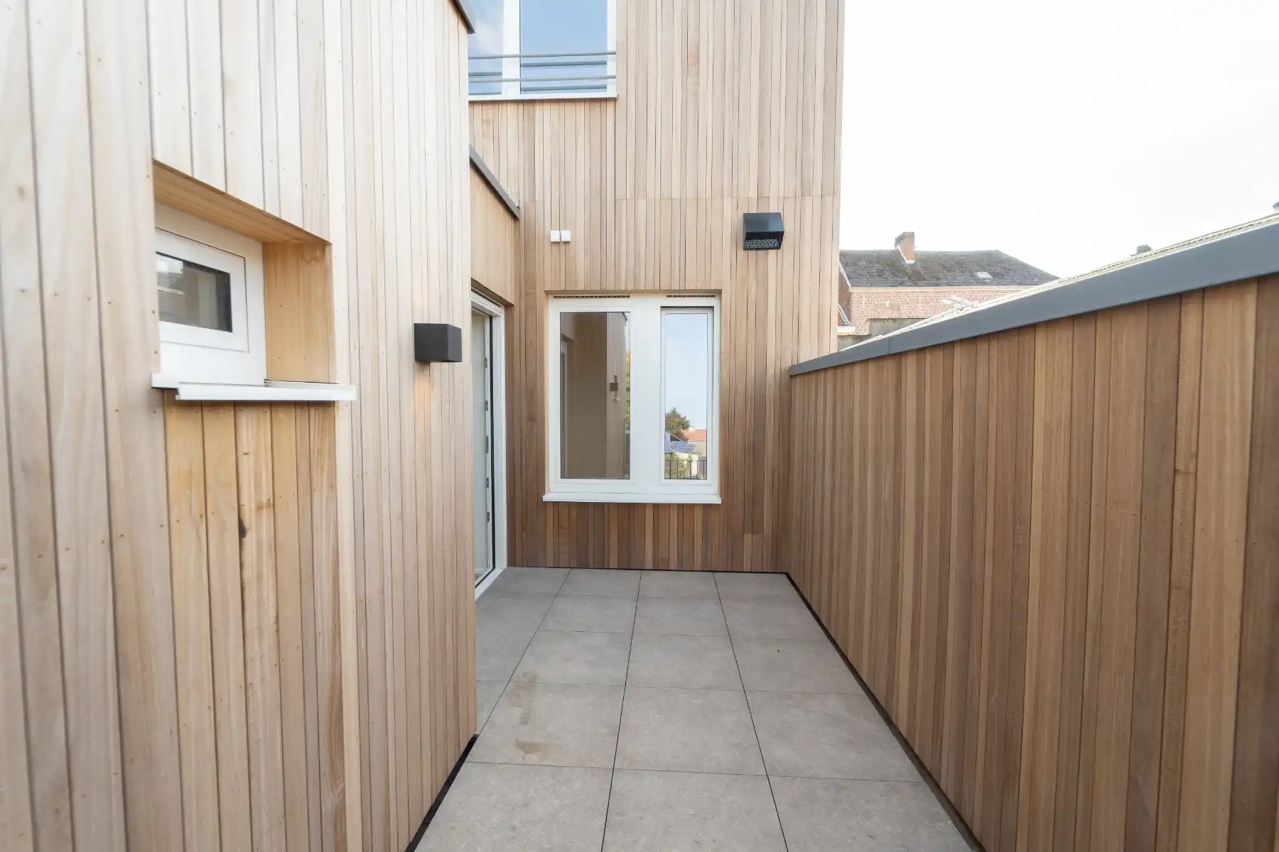 Mooi gerenoveerde studio met terras foto 7
