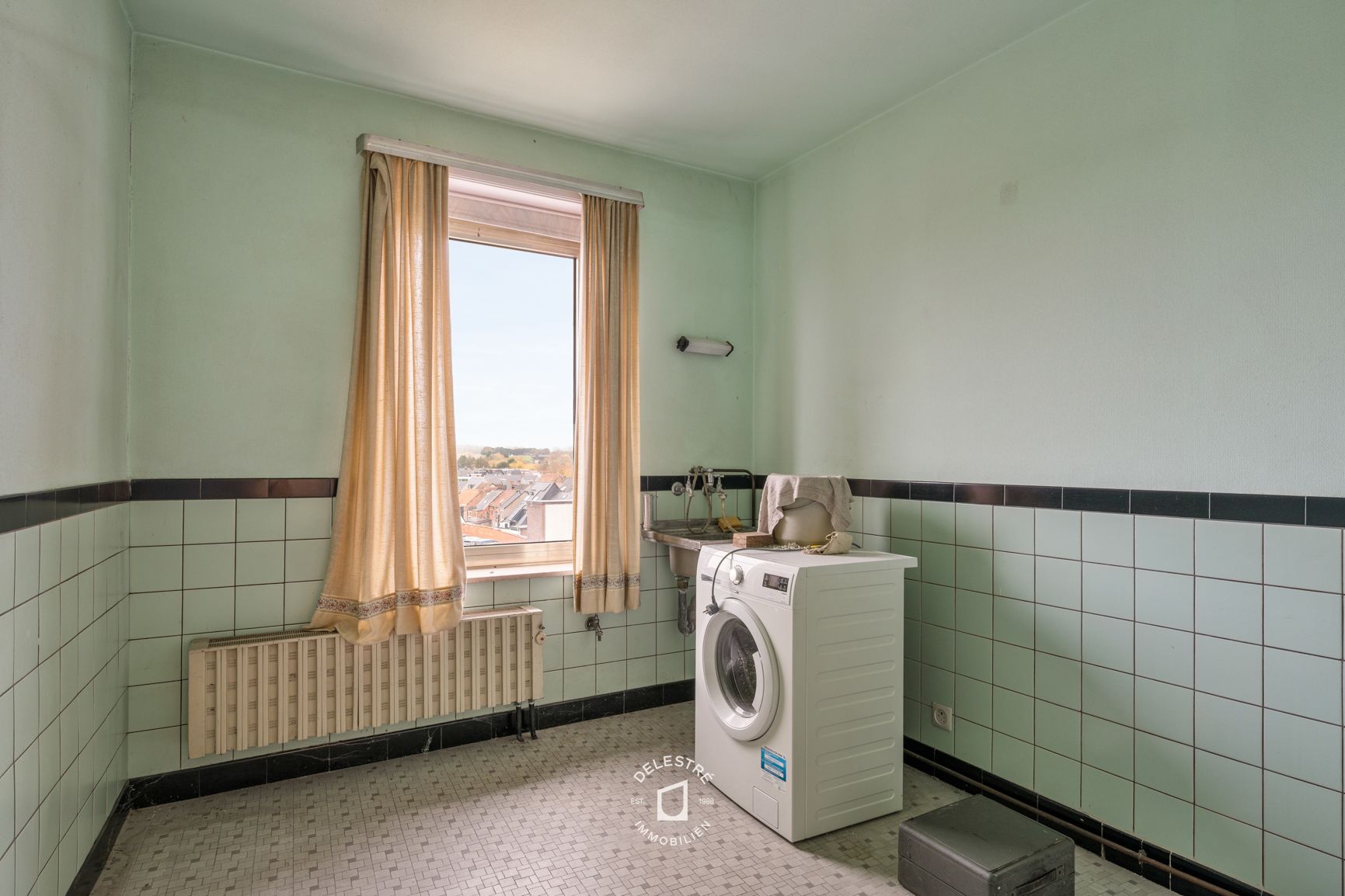 ERG RUIME MULTIFUNCTIONELE EIGENDOM MET 3 GARAGES  foto 21