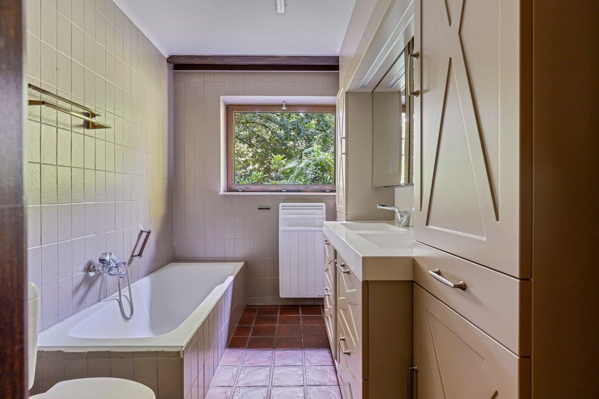 Rustig en residentieel gelegen woning met mogelijkheden op een mooi perceel van 1.317 m². foto 19