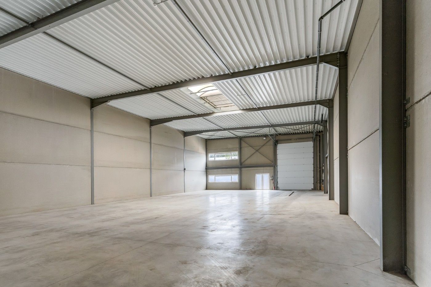 Ruim magazijn van 445m² in industriegebied van Kapellen foto 4