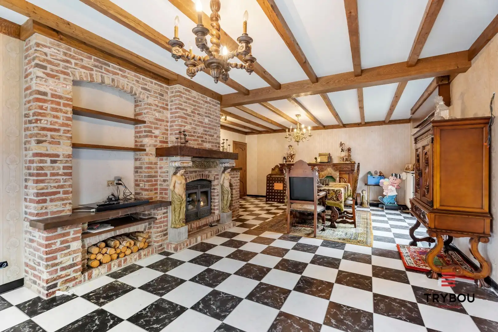 Ruime woning op ruim perceel grond in Centrum Houthulst foto 4