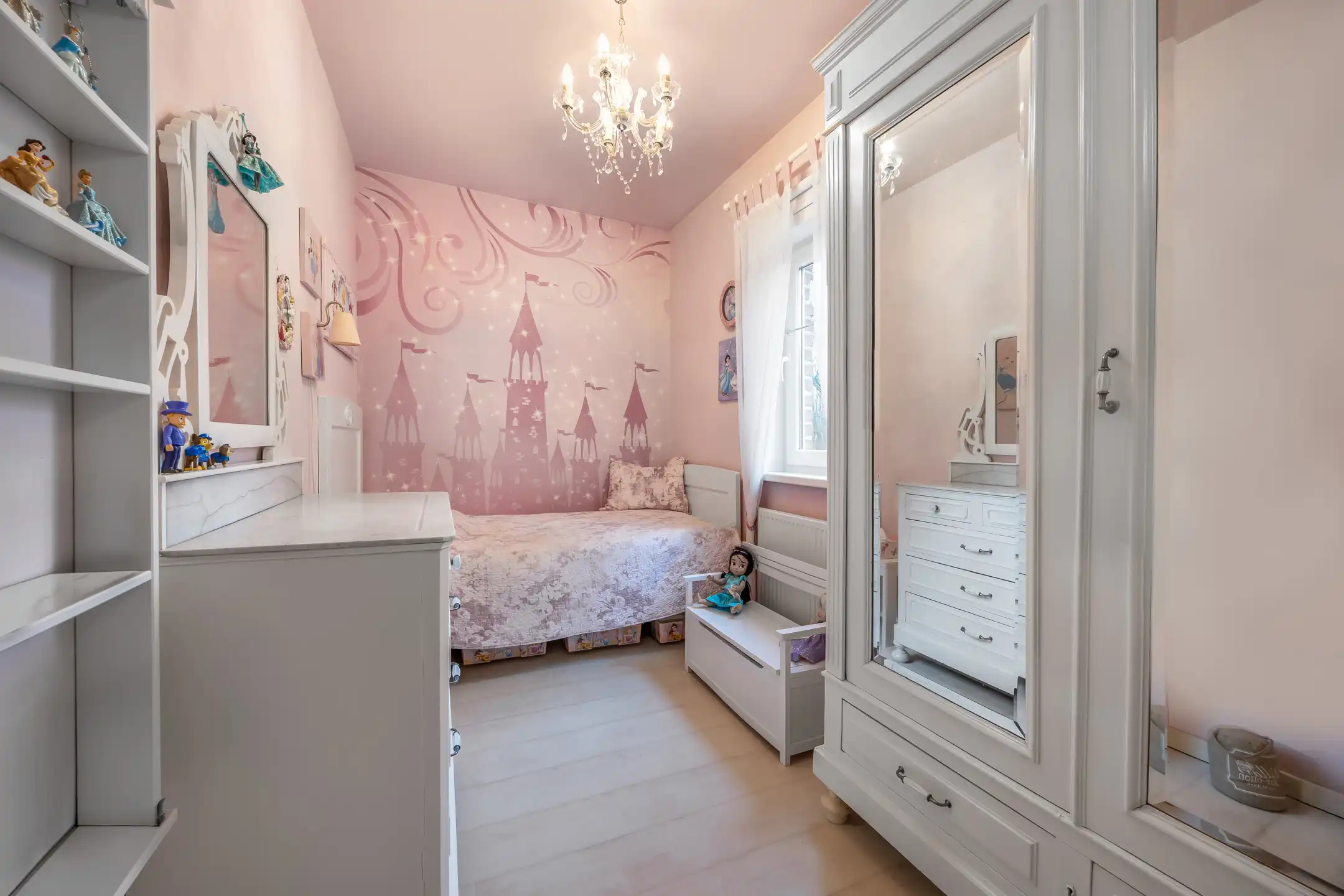 Instapklare woning in doodlopende straat nabij centrum foto 4