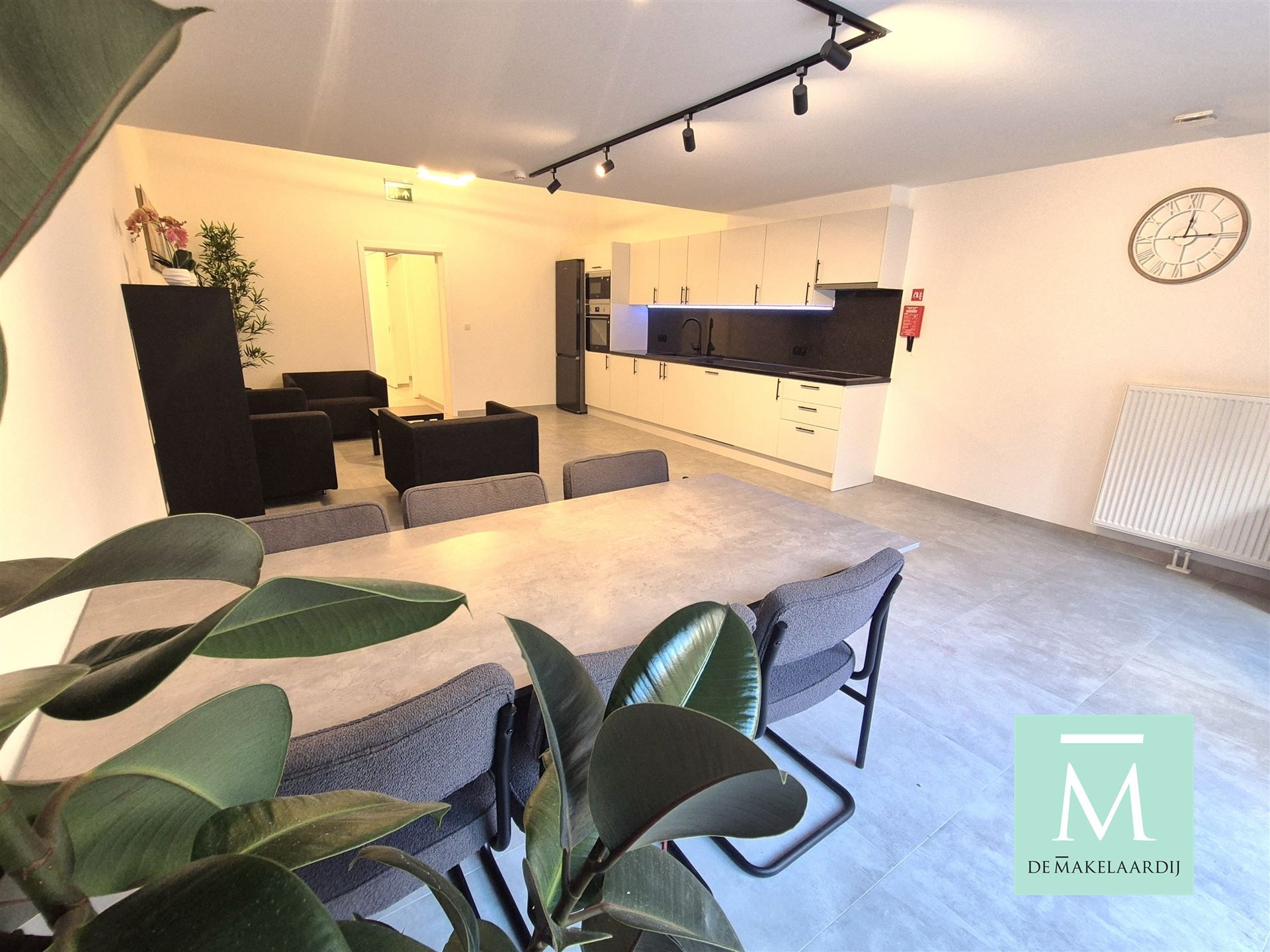 STUDENTS ONLY! Gemeubelde studio in hartje Mechelen - EERSTE BEWONING NA RENOVATIE  foto {{pictureIndex}}