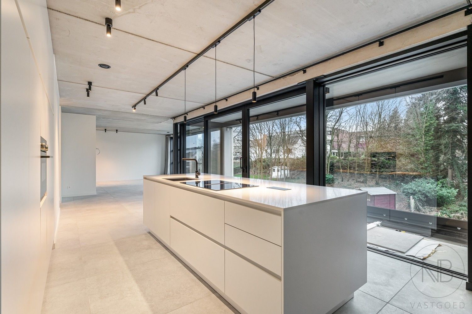 Nieuwbouwappartement met industriële uitstraling in het centrum van Genk! foto 10