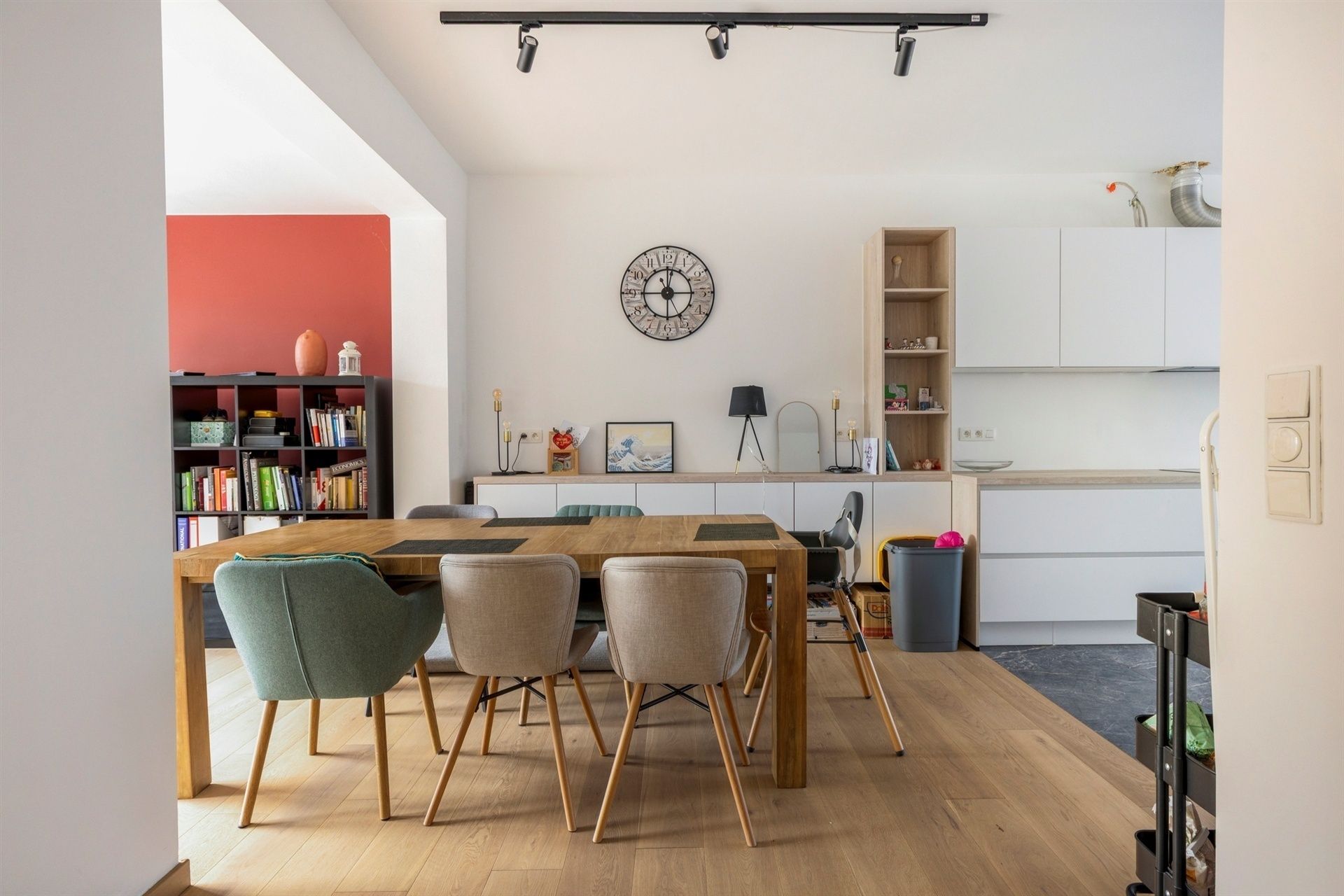 Instapklare, volledig gerenoveerde woning met 3 kamers foto 3