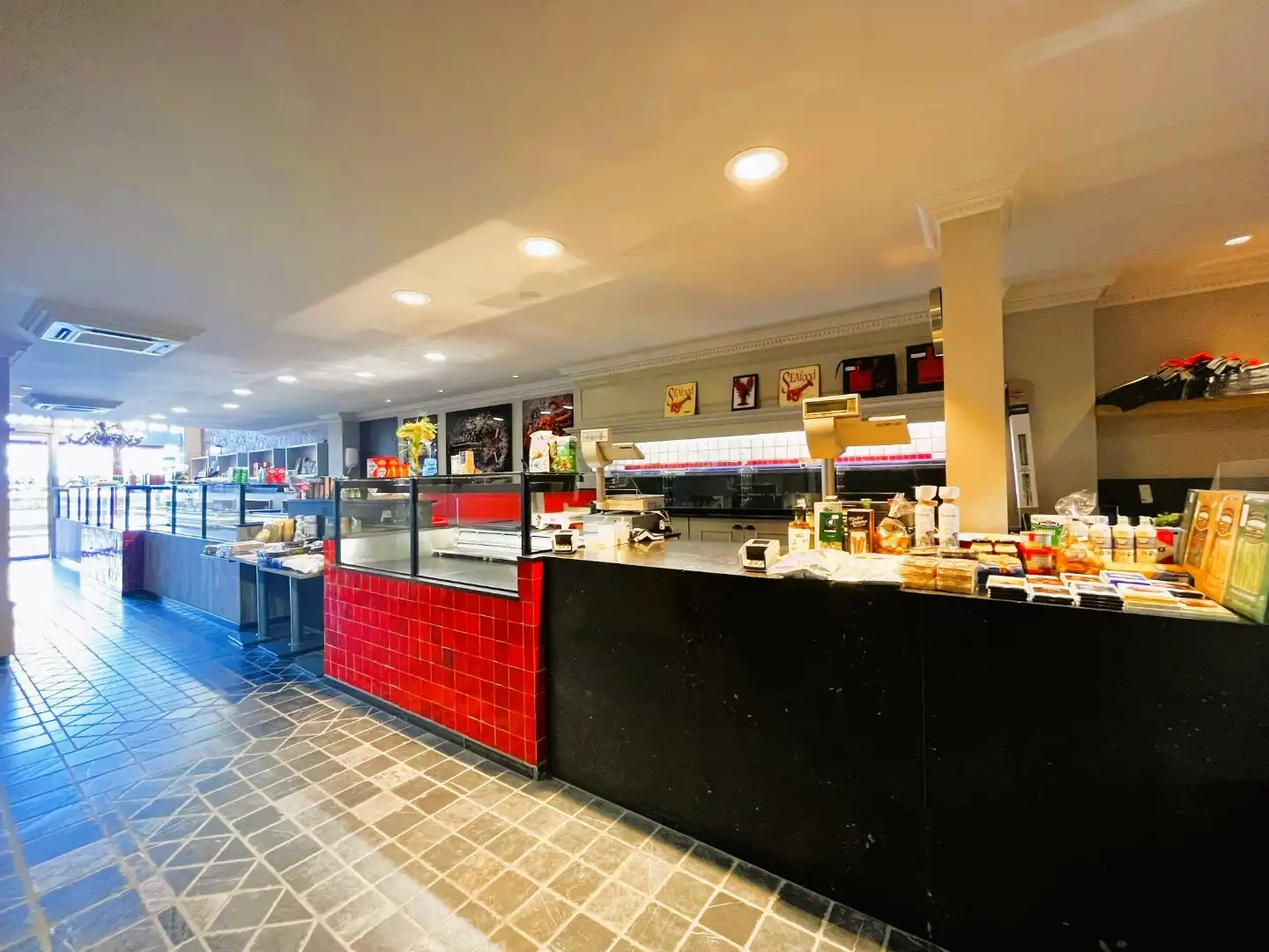 Instelprijs : Instapklare traiteurzaak begin Kustlaan (totale oppervlakte 318m²!) foto 3