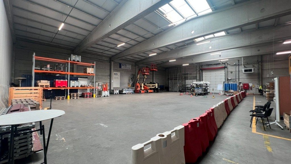 Loods met kantoren te huur in haven van Gent foto 5