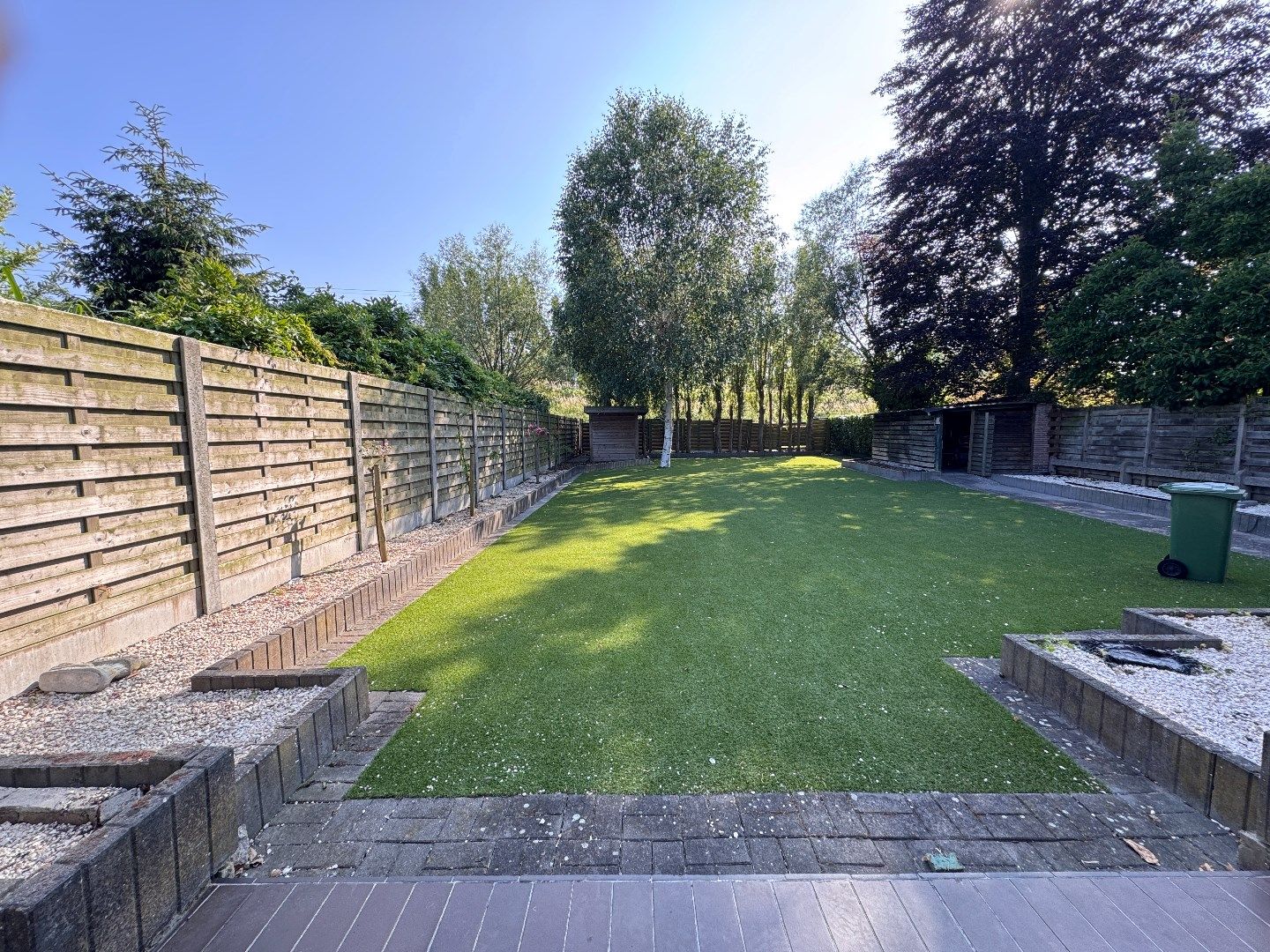 Volledig gerenoveerde, instapklare gezinswoning met grote tuin en dubbele garage foto 7