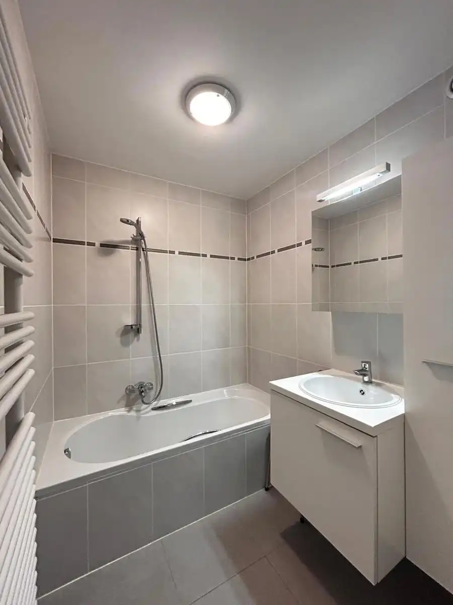  2 slaapkamer appartement in een kleinschalig gebouw EPC A foto 8