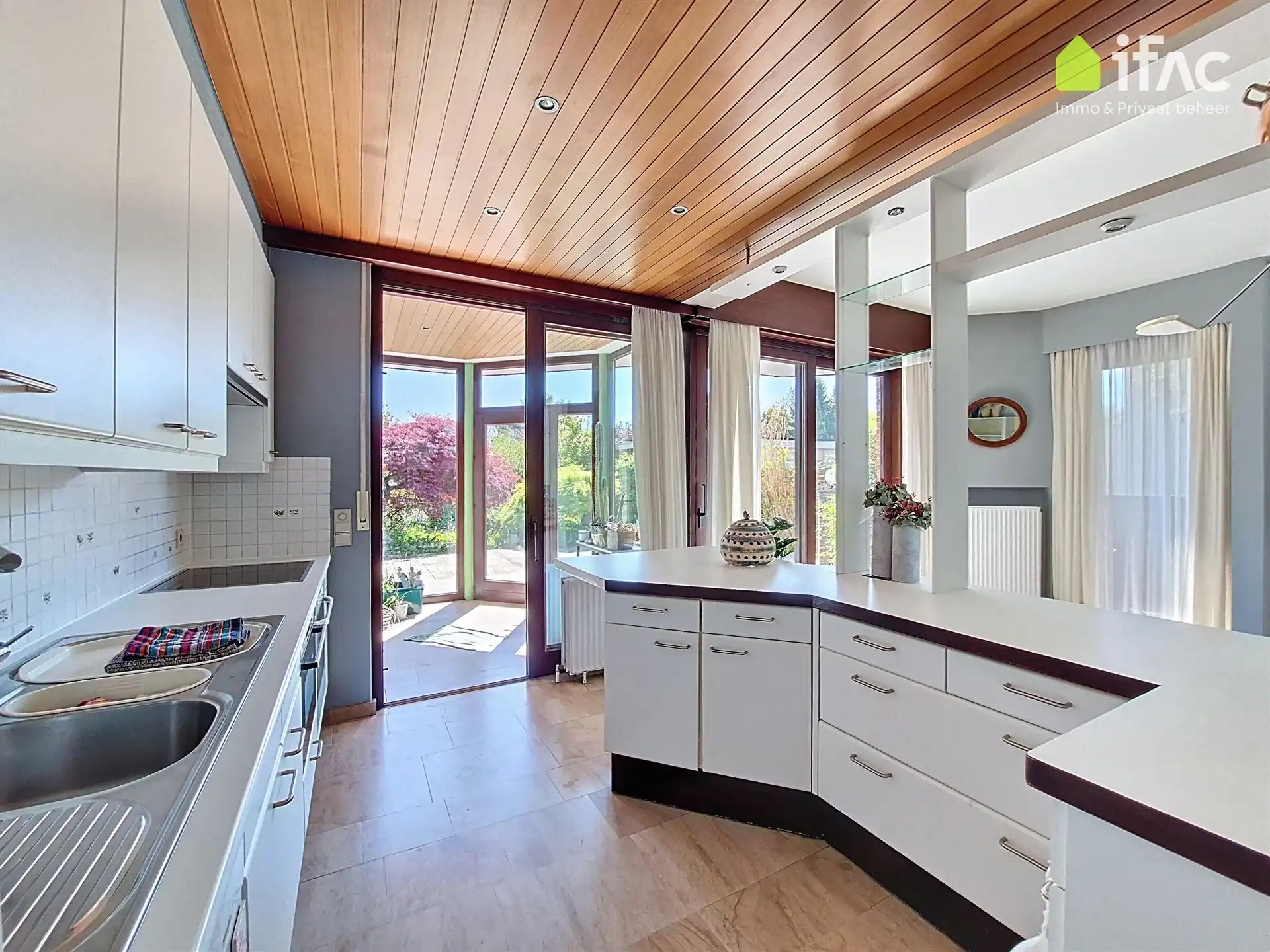 Stevige 3-gevel, 5 slpks, dubbele garage, centrum, ±17are foto 10