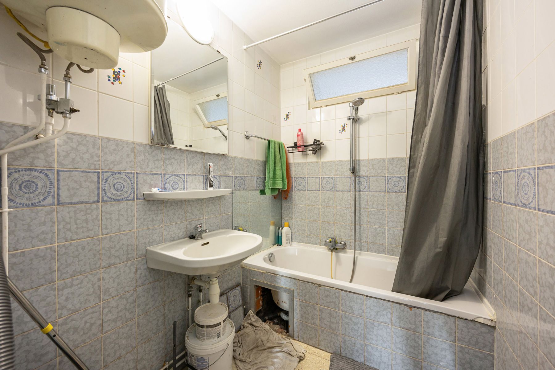 Een appartement op de tweede verdieping links met terras, autostaanplaats en garage. foto 4