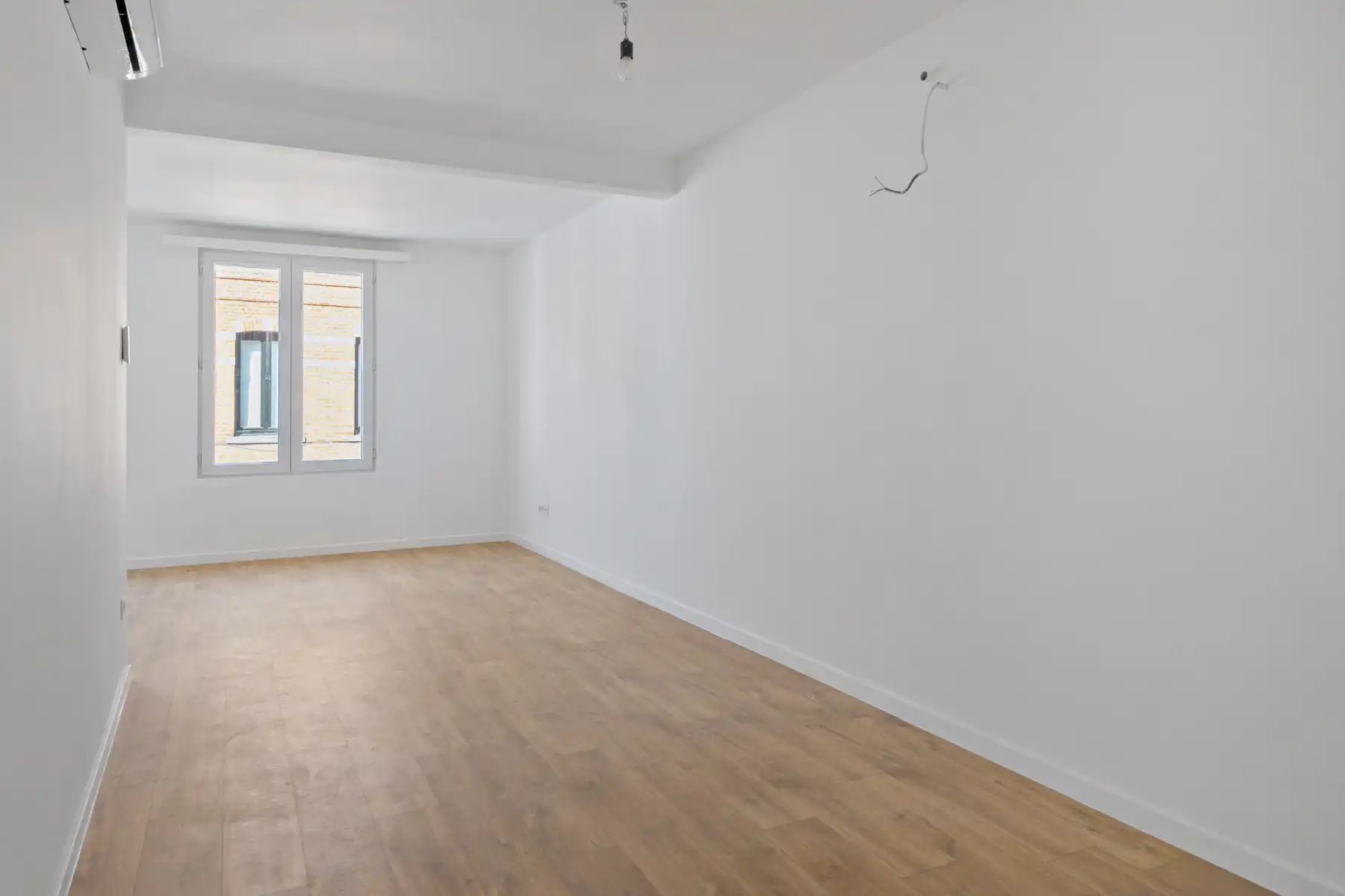 Instapklaar 2slpk-duplexappartement met 2 badkamers, terras en tuin! foto 2