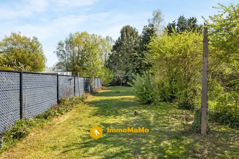 HALFOPEN BEBOUWING MET GROTE TUIN TE KOOP IN STEKENE foto 20