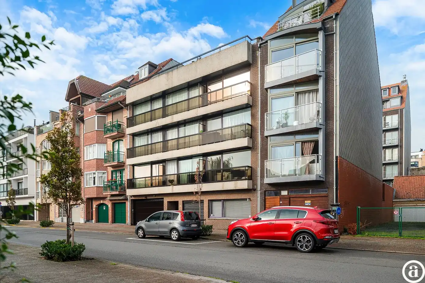 Mooi vernieuwd appartement met open uitzicht & 3 slaapkamers foto 24