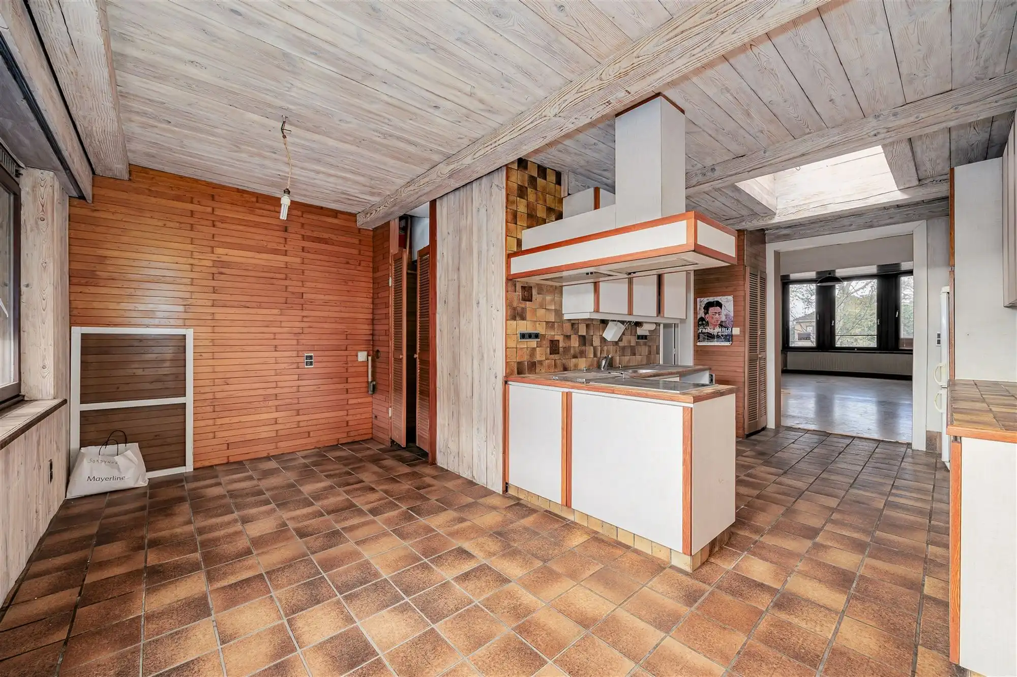 Te renoveren woning met 4 - 5 slk en garage foto 16