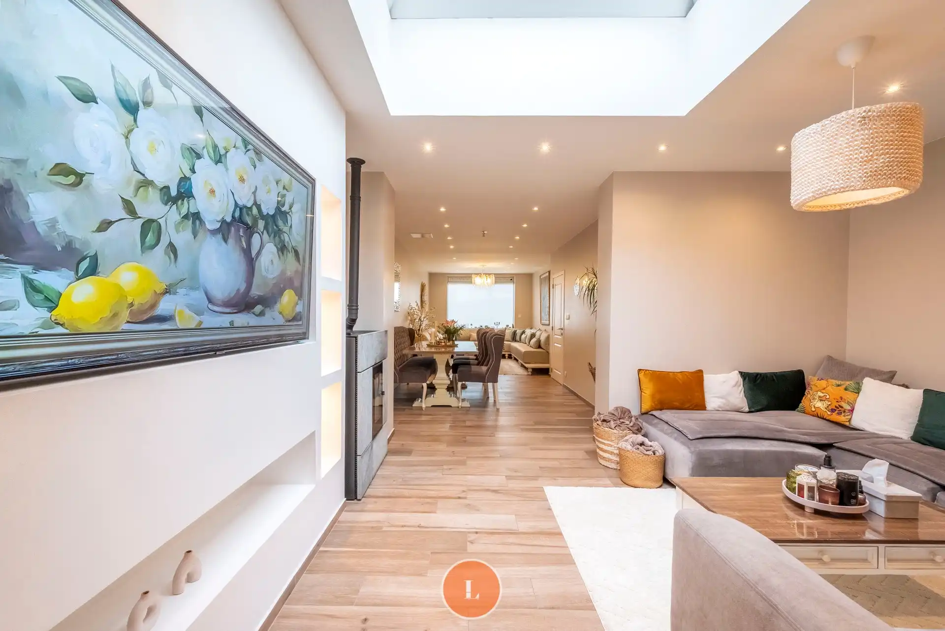 Instapklare woning met 3 slaapkamers, tuin en autostaanplaats in Menen. foto {{pictureIndex}}