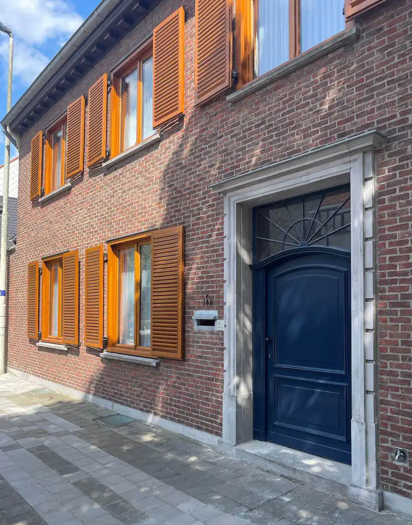 Ruim Burgershuis met tuin en garage te Kristus Koning foto 3