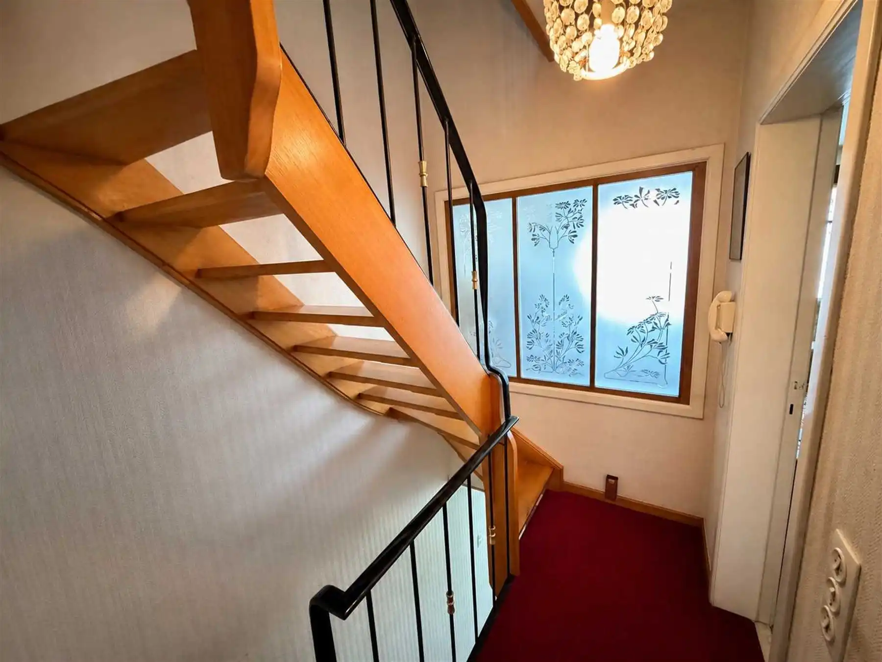 Bel-etage met 3 slk, ruime leefruimte en grote tuin. foto 11