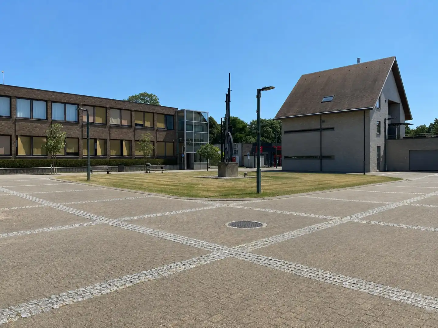 INSTAPKLAAR HANDELSPAND (65 m²) IN HET CENTRUM VAN PITTEM foto 9