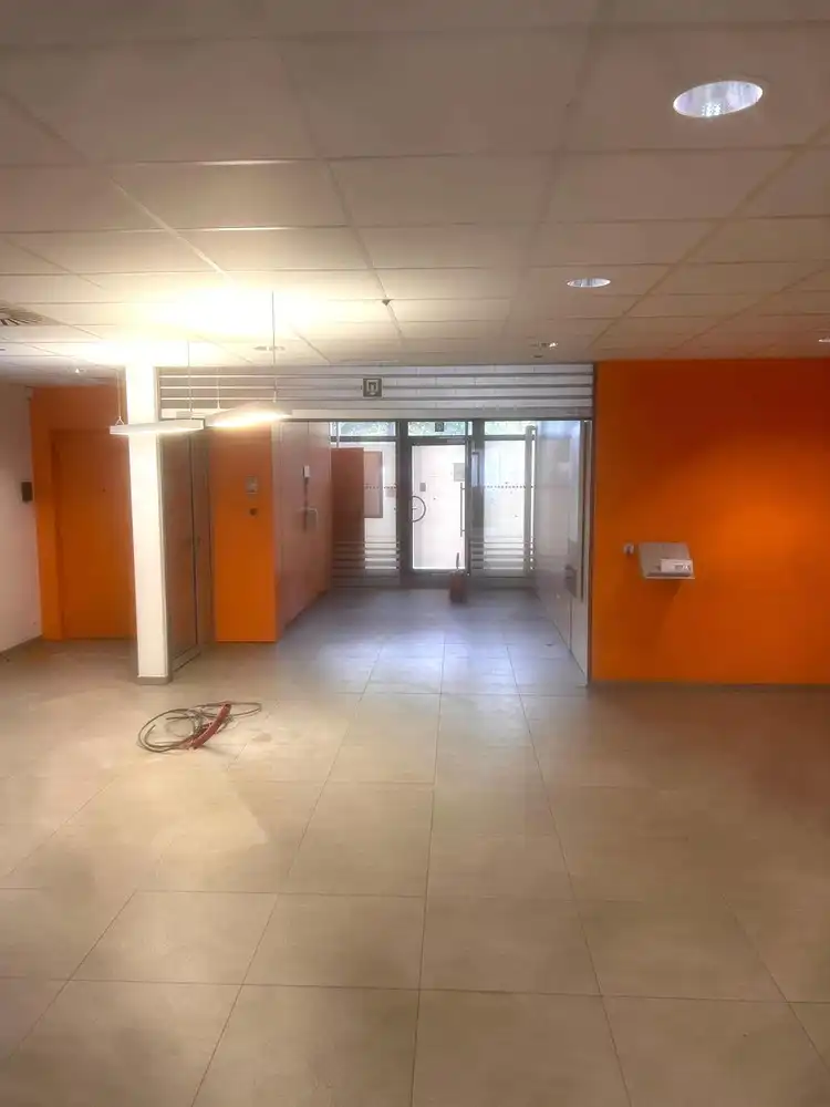 Instapklare kantoor- of praktijkruimte met lift en archief nabij Stationsplein foto 6