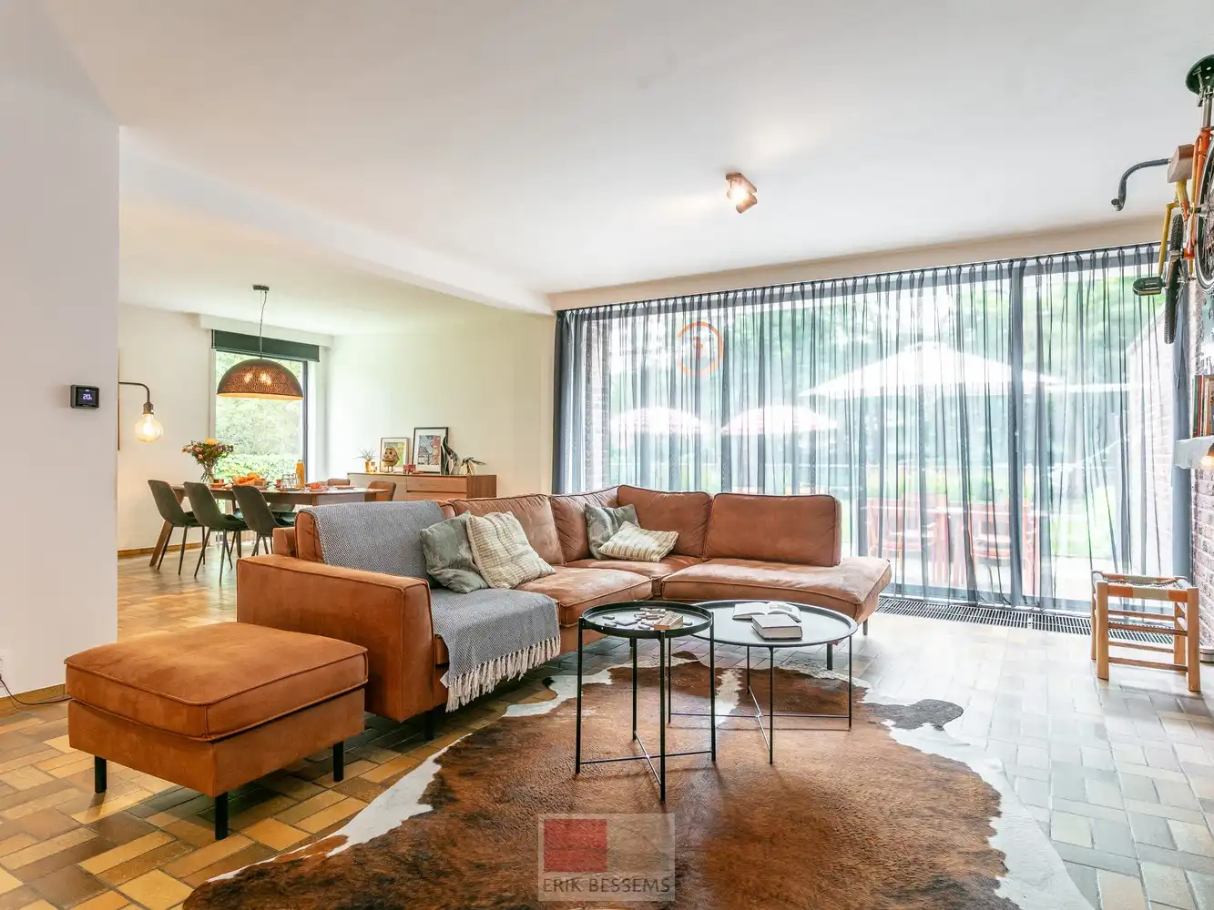 Instapklare, volledig onderkelderde bungalow, gelegen op een royaal perceel van 731 m², met een bewoonbare oppervlakte van ca. 159 m². foto 10