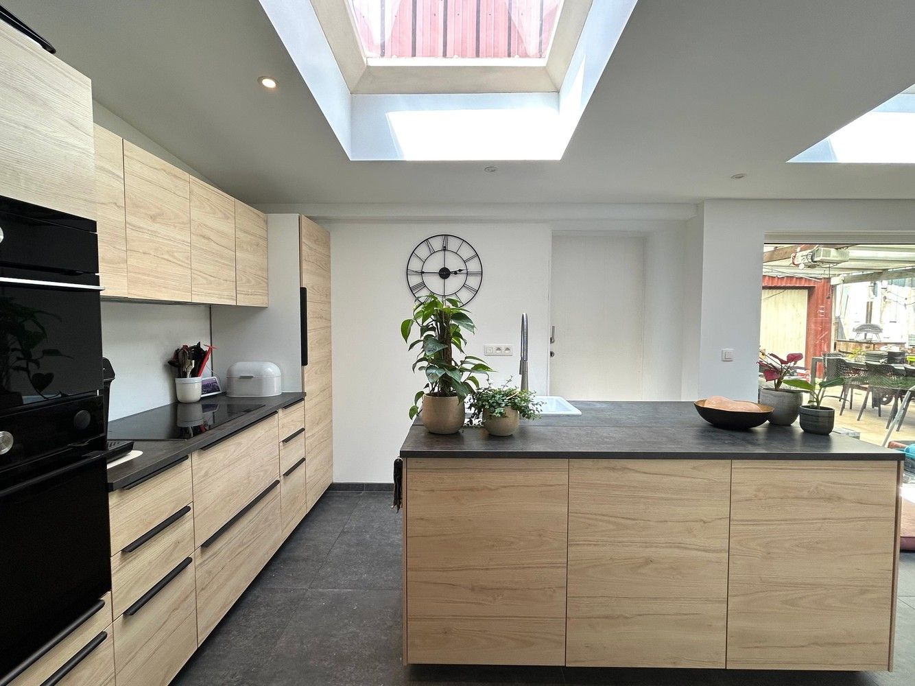 Instapklare, volledig gerenoveerde woning met loods en zichtbare ligging in Heverlee foto 8