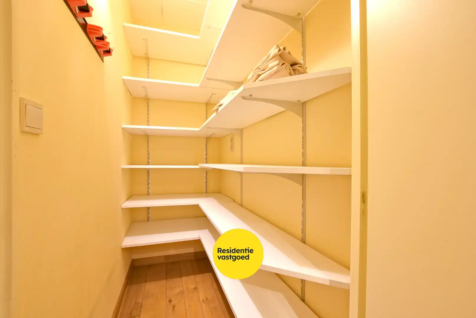 Prachtige 2/3-slaapkamer appartement (112m² + 12m²) in de winkelstraat van Nieuwpoort-stad. foto 13