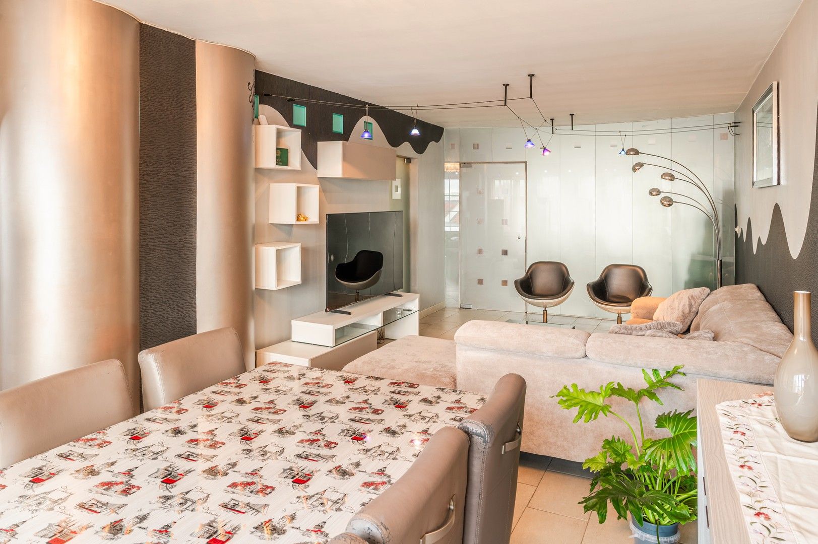 Op te frissen appartement met 2 slaapkamers foto 4