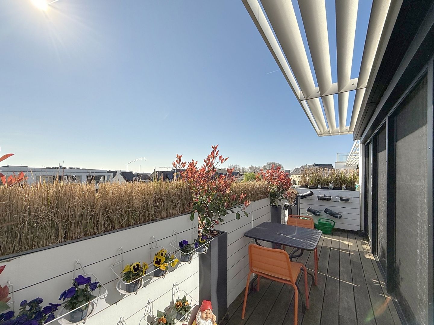 Luxueus afgewerkt assistentiewoning met ruim terras te Veurne in de Zuidburg foto 4