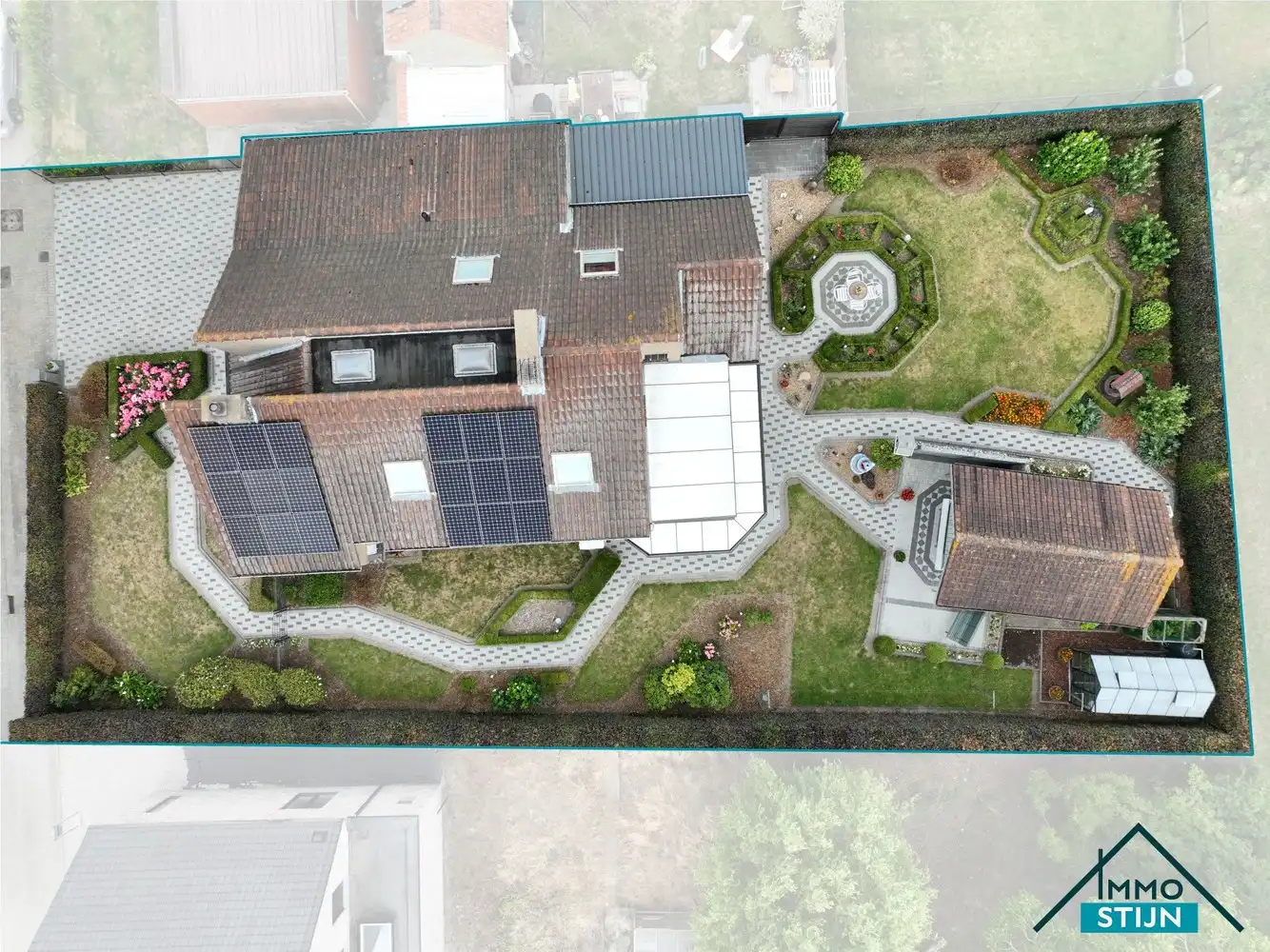 Landelijk gelegen woning met dubbele garage foto 24