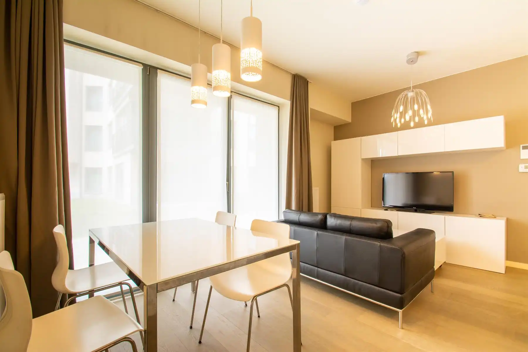 Prachtig gemeubileerd appartement - 2 Kamers!!!  foto {{pictureIndex}}