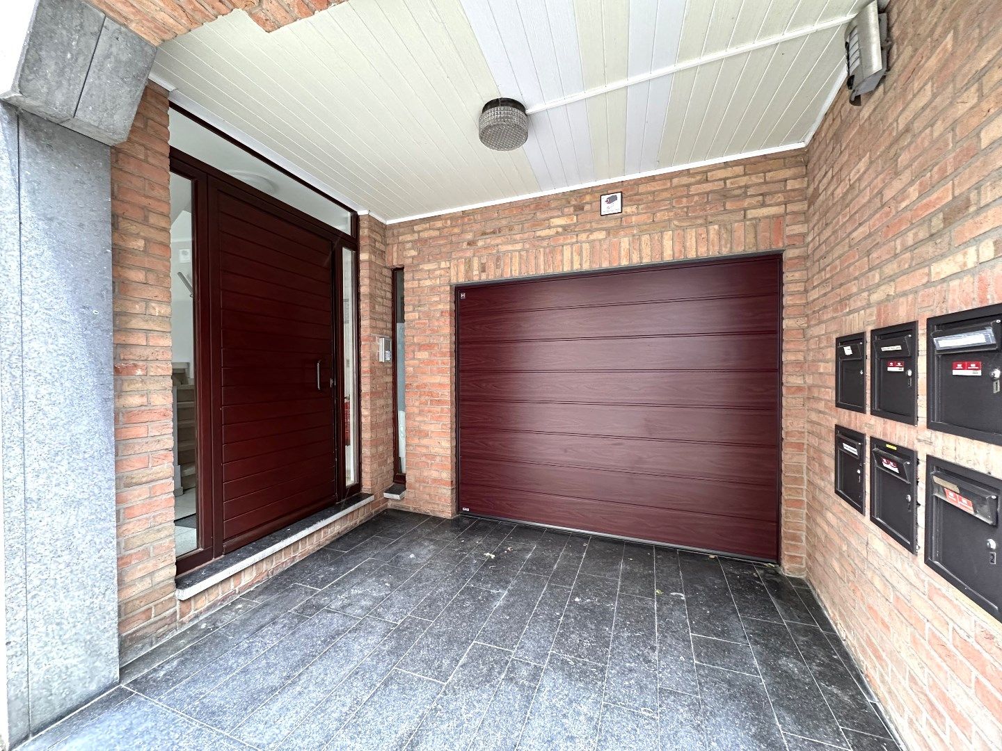 Ruim appartement met garage, terras en kelder in het centrum van Tongeren foto 15